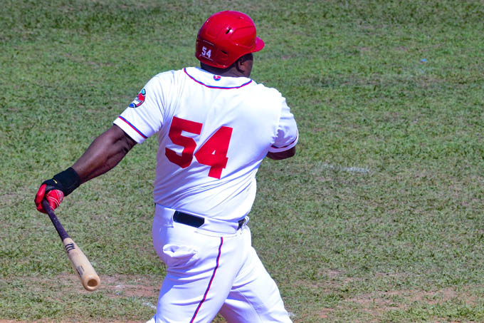 Despaigne se acerca a los 300 jonrones en la pelota cubana
