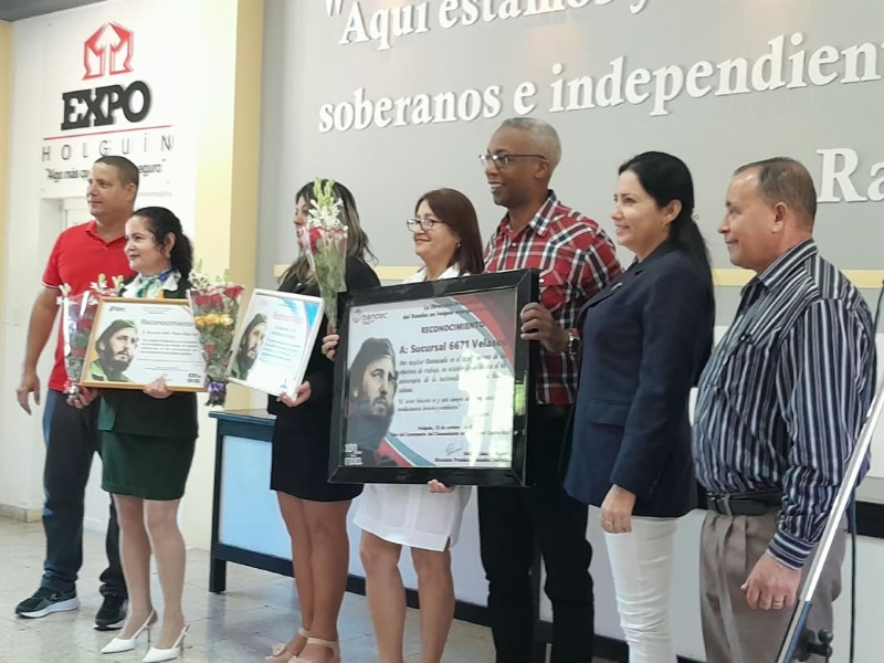 Celebran en Holguín Día del Trabajador Bancario
