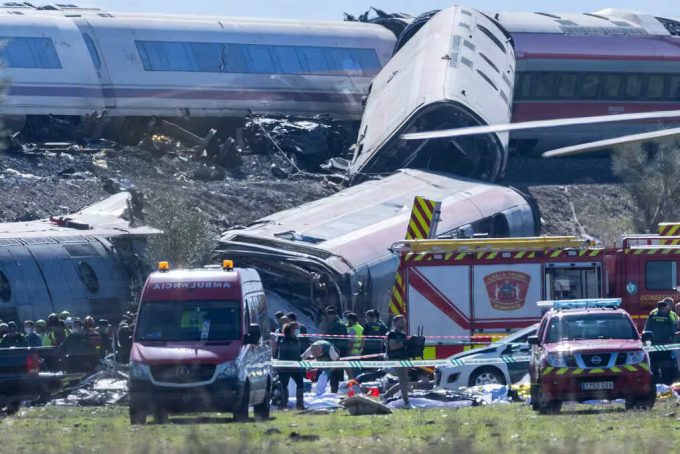 Odisea de 530 personas en accidente ferroviario en España