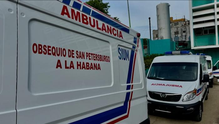 Rusia dona ambulancias a Cuba para fortalecer la atención materno-infantil