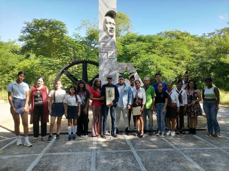 Conmemoran en Holguín aniversario del monumento a Jesús Menéndez Larrondo