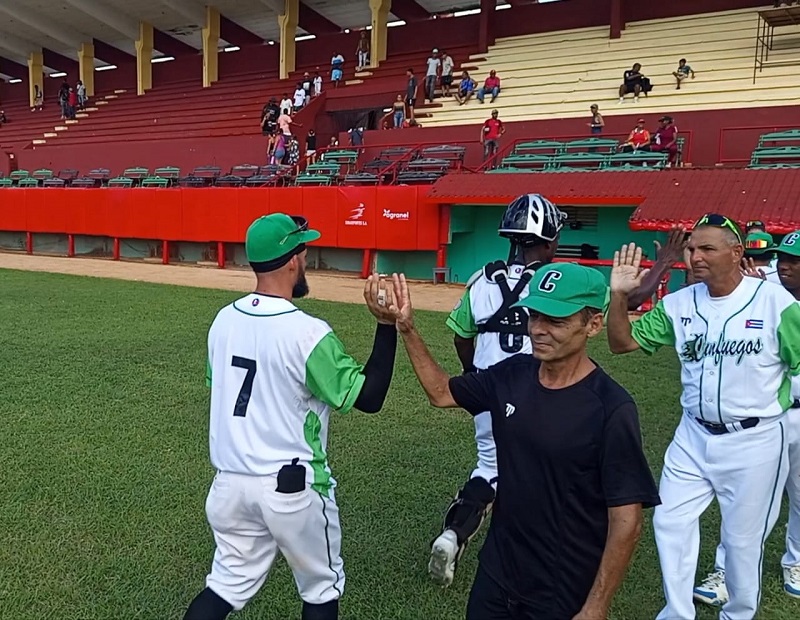Elefantes logran primer éxito en la 65 Serie Nacional