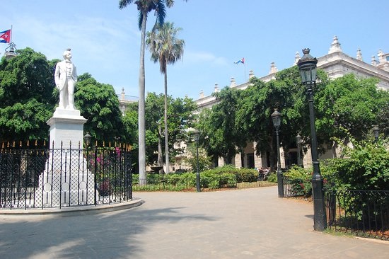 Preside Díaz-Canel ceremonia por el aniversario 158 del alzamiento en La Demajagua