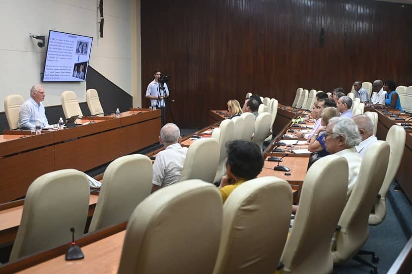 Instituto de Nefrología: sesenta años de una batalla por la vida