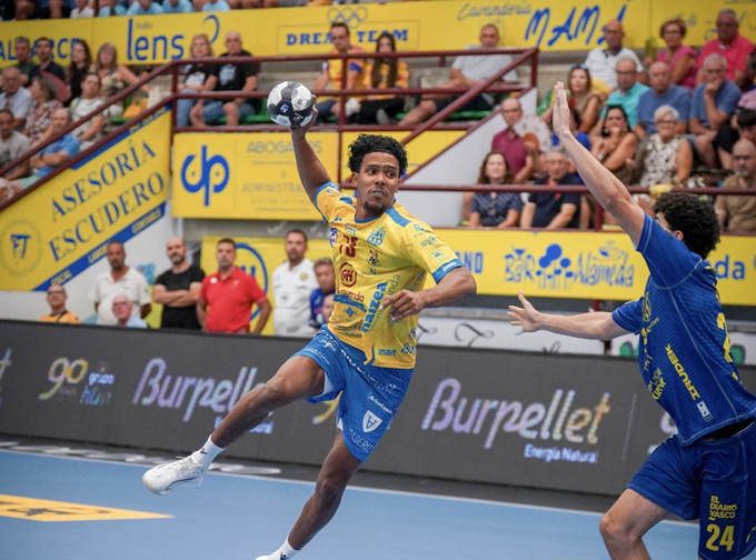 Asciende Samuel Cordiés entre los máximos goleadores en balonmano español