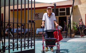 “Hay que ir casa a casa, no hay otra forma”: Gobierno cubano prioriza la atención a las personas en situación de vulnerabilidad