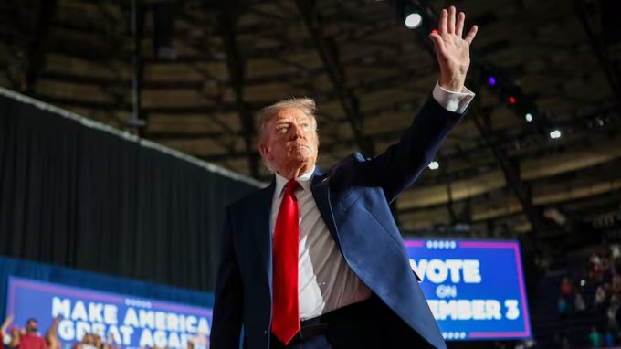 En EEUU, Trump sigue en campaña por republicanos